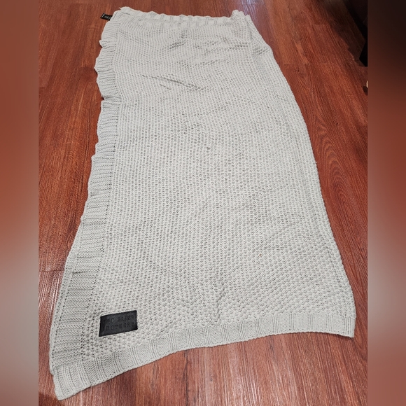 Two Blind Brothers Crochet Blanket - Picture 3 of 7